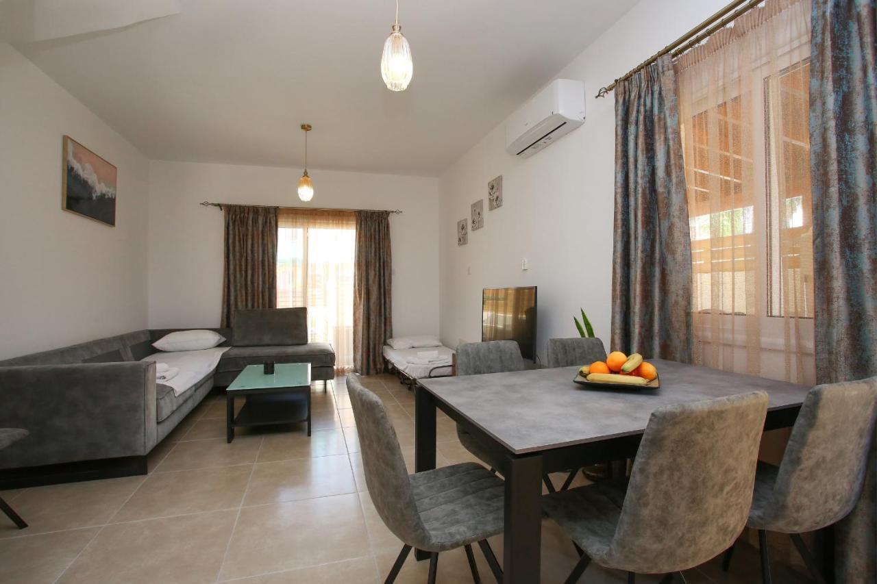 Star House Villa Paphos Eksteriør bilde