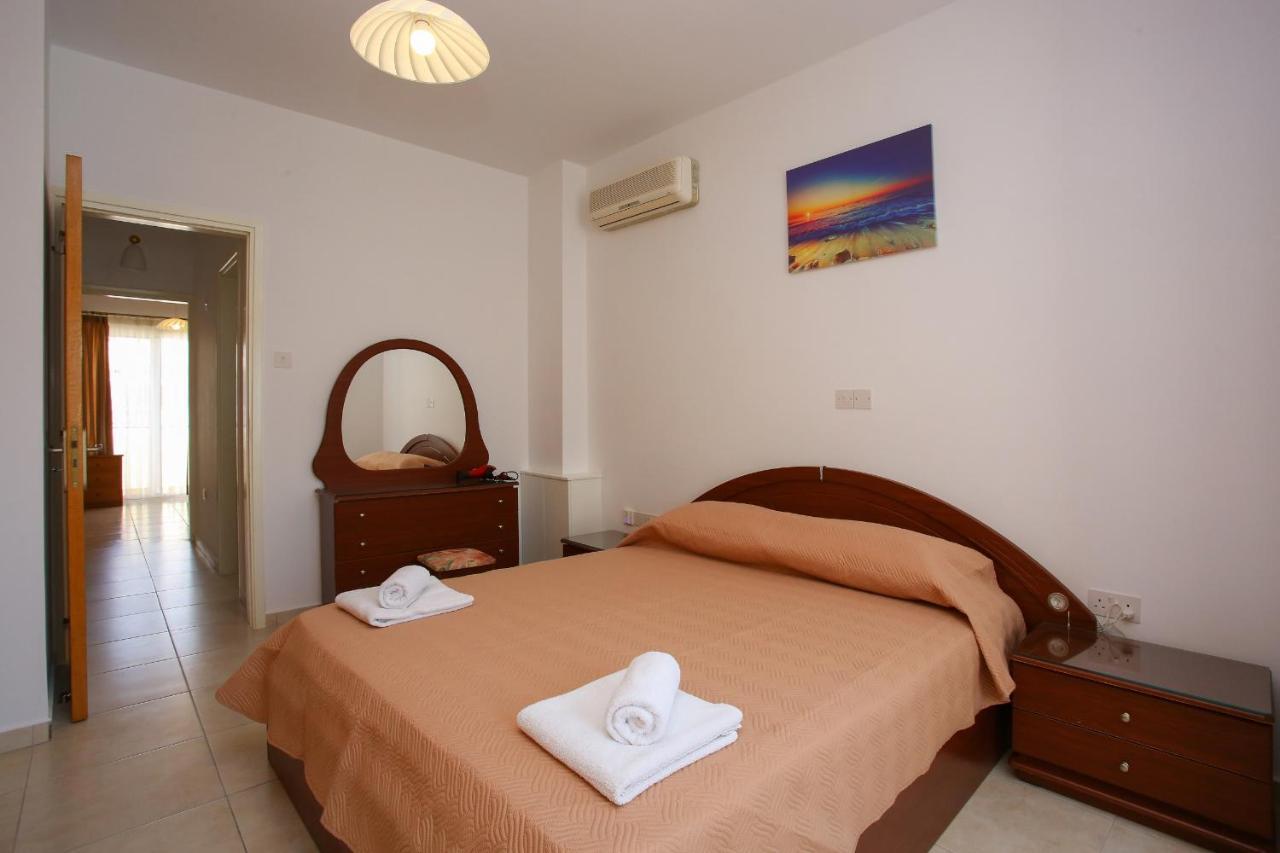 Star House Villa Paphos Eksteriør bilde